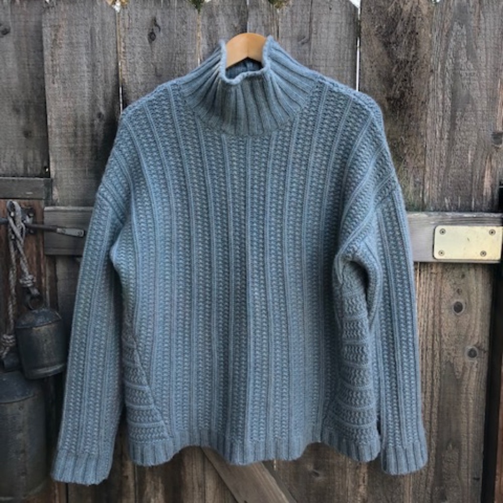 Cashmere chunky textured Turtleneck